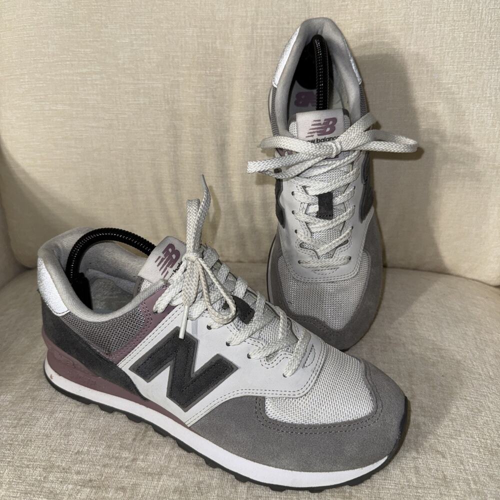 Size 9 Women's New Balance 574 Core Grey White Sneakers Shoes - Picture 1 of 10